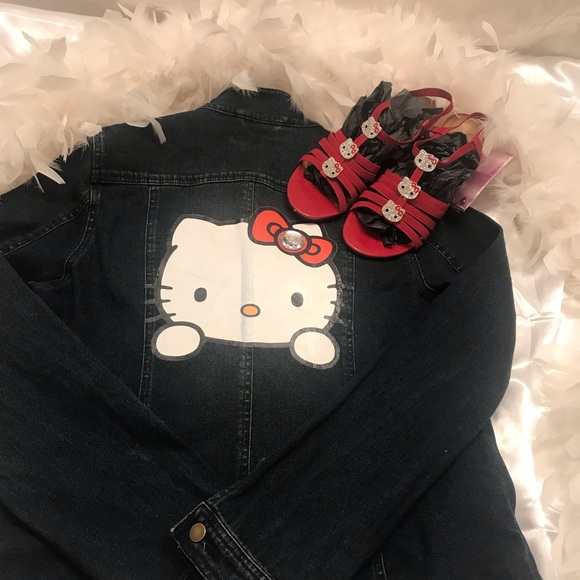 Adorable vintage y2k custom hello kitty jean jacket 🍒❤️ - Picture 3 of 13